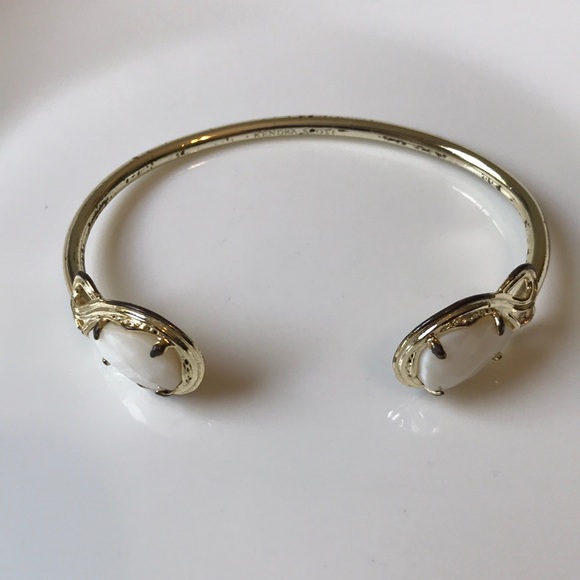 Kendra Scott Jewelry - Kendra Scott Bracelet white & Gold